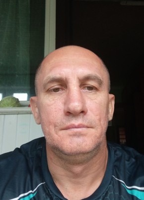 Роман из Лесозаводска 45 лет