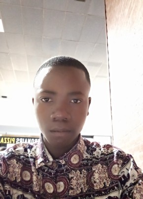 Takesure, 18, iRiphabhuliki yase Ningizimu Afrika, iKapa