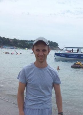 Дмитрий из Шахты 42 года