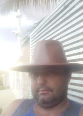Joca из Afogados da Ingazeira 42 года