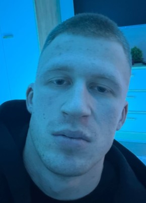 Андрей из 香港 23 года