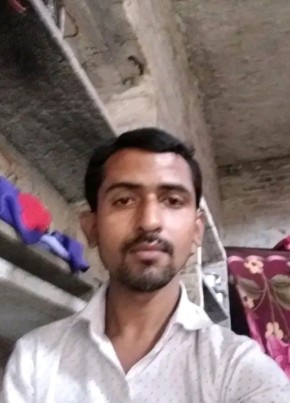 Mohd Danish khan, 29, India, Sandīla