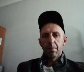 Artur, 44, Washington D.C.