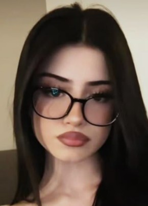 Ника из Нюксеницы 23 года