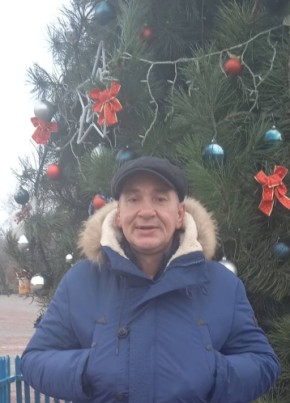 Александр, 50, Россия, Усть-Донецкий