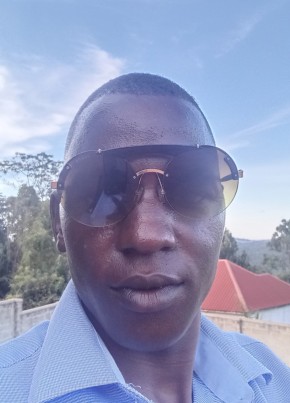 Mugulusi, 18, Uganda, Kampala
