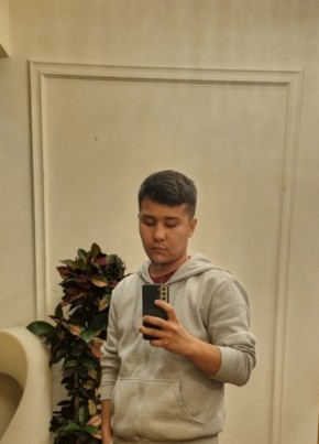 Hojiakbar из Berlin 22 года