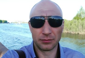 Dmitriy, 39 - Just Me