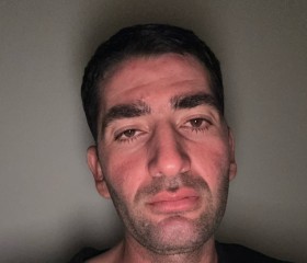 Arshak, 32, Van Nuys