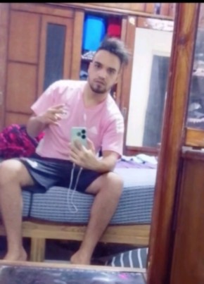 Waliđ из Bab Ezzouar 26 лет