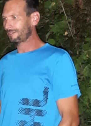 Romain, 45, République Française, Moulins