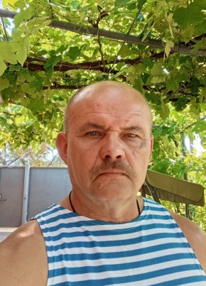Юрий из Ейска 54 года