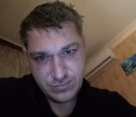 Aleksandr, 18, Feodosiya