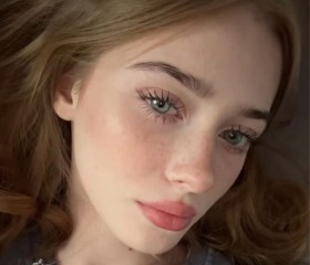 eva, 20, Brussels