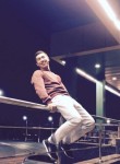 Бобур, 22 года