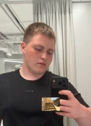 Даниил из Хабаровска 22 года