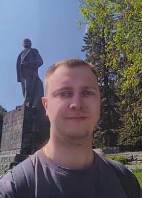 Анатолий из Москвы 27 лет