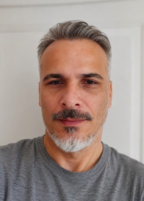 Emrah Kilic из İzmit 43 года