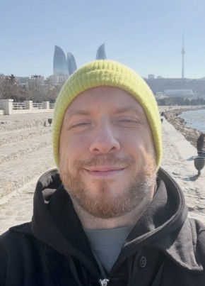 Илья из Омска 39 лет