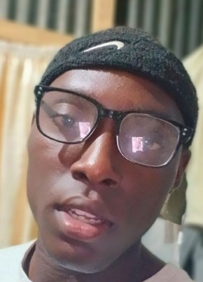 Adalmiro из São Tomé 22 года