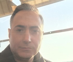 afshin taheri, 40, Tehran