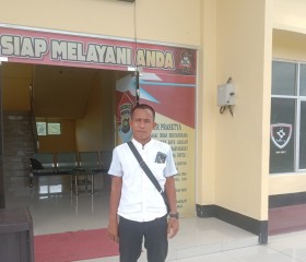 Muklis, 43, Kualatungkal