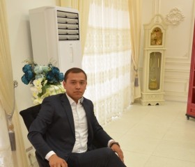 Akmal Xikmatov, 25, Tashkent