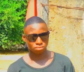 Kargbo abu, 21, Freetown