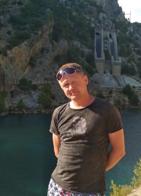 Aleksey, 44, Russia, Kirishi