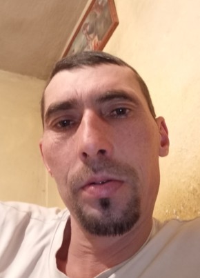 KOSTY из Răuceşti 18 лет