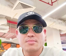 Huy, 44, Vinh