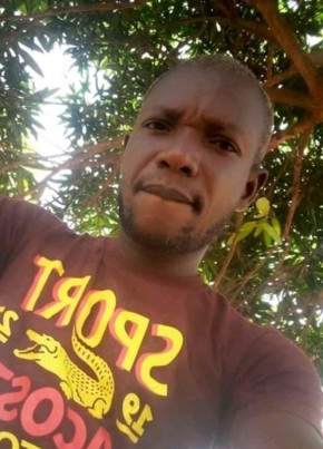 Fulbert comlan , 47, Sierra Leone, Freetown