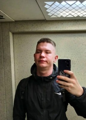 Никита из Новосибирска 22 года
