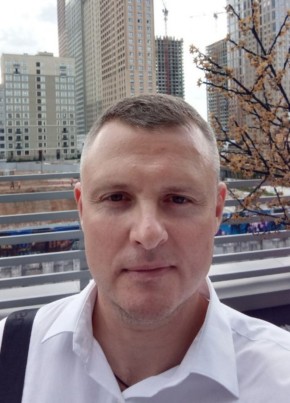 Кирилл из Москвы 44 года