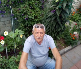 Василий, 64 года, Мурманск