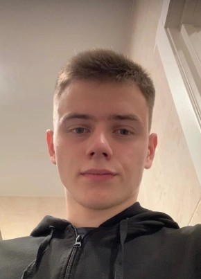 Денис из Геленджика 23 года