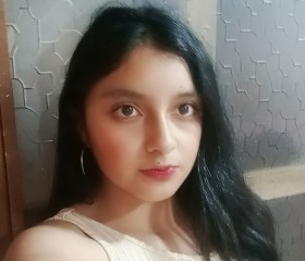 Alejandra, 18, Quito
