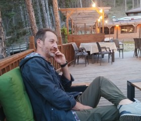 Falkonx, 43, Khanjarah