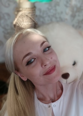 Екатерина, 32, Россия, Кириши