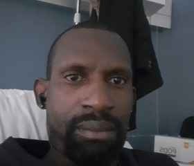 Izake, 39, Cergy-Pontoise