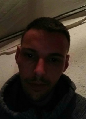 yohan, 37, République Française, Le Poiré