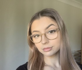 Gina Flinch, 28, New York City