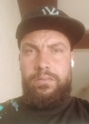 Hassan из Remchi 33 года