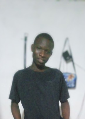 Elphas, 18, Kenya, Nairobi