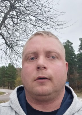 CHRISTIAN LARSSO, 37, Konungariket Sverige, Vänersborg