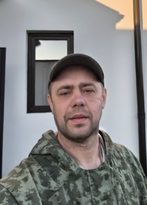 Денис из Донецка 42 года