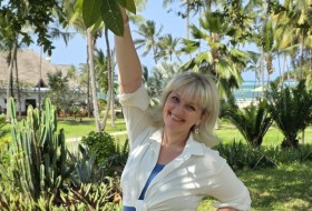 Anna, 38 - Just Me