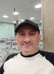 ROBERTO, 40, Salamanca (Madrid)