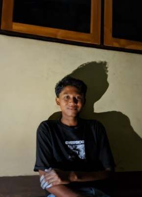 Manis, 18, Indonesia, Djakarta