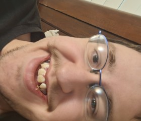 Connor, 24, Kent (State of Washington)